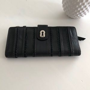 Women’s Fossil wallet